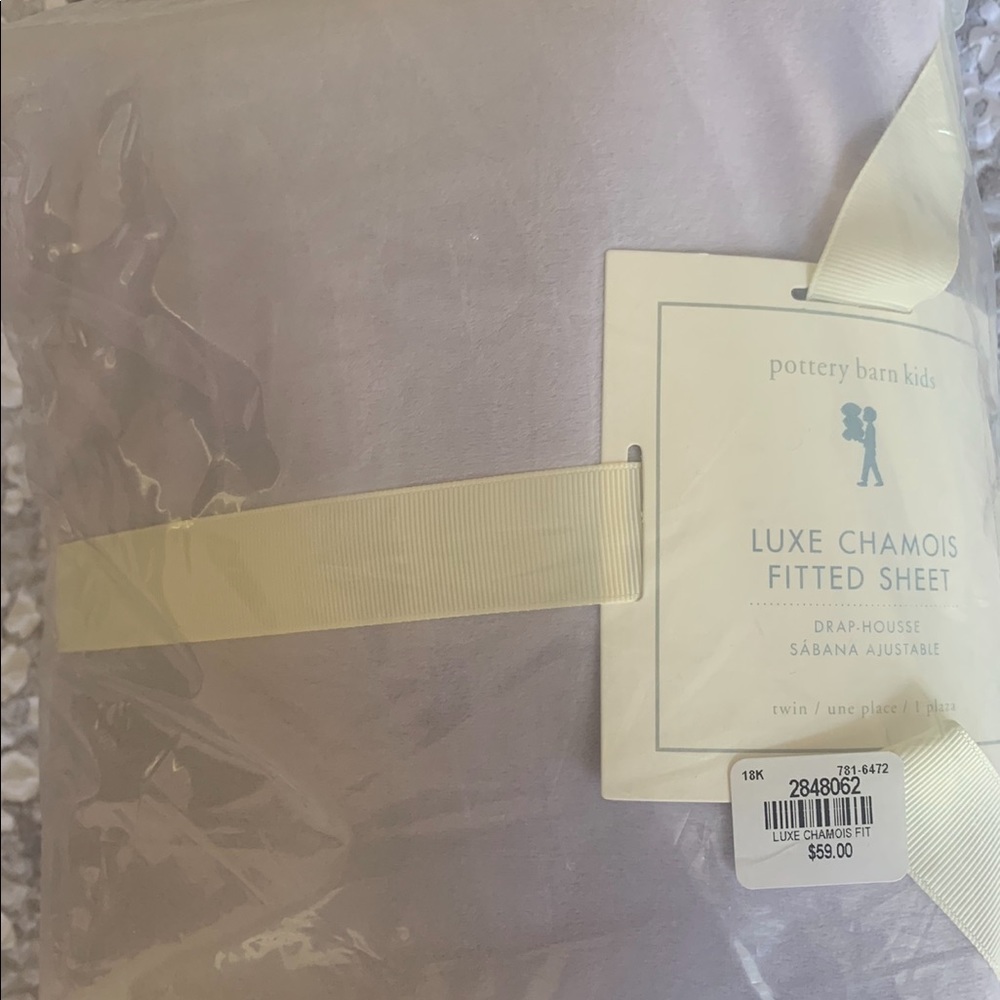 New pottery barn kids twin comforter and sheet. - Picture 2 of 3